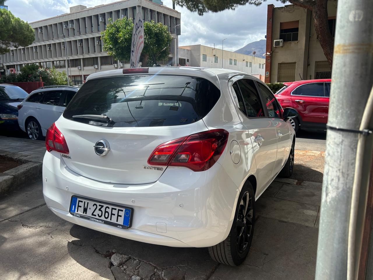 Opel Corsa 1.4 90CV GPL Tech 5 porte 120 Anniversary