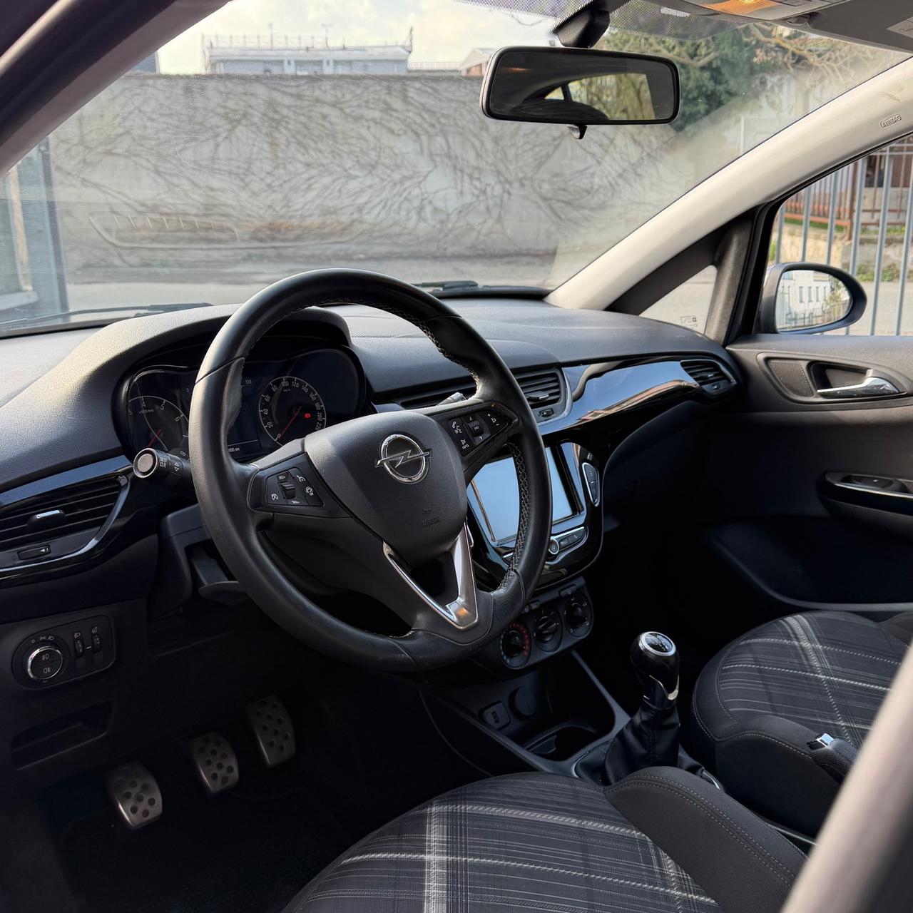 Opel Corsa 1.2 5 porte b-Color NEOPATENTATI