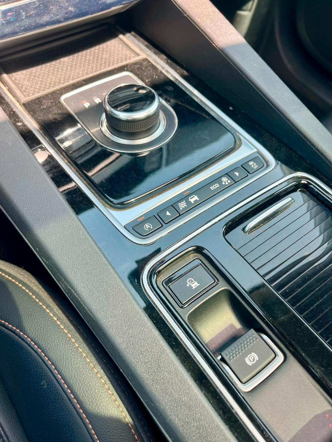 Jaguar F-Pace 2.0 D 180 CV AWD Portfolio