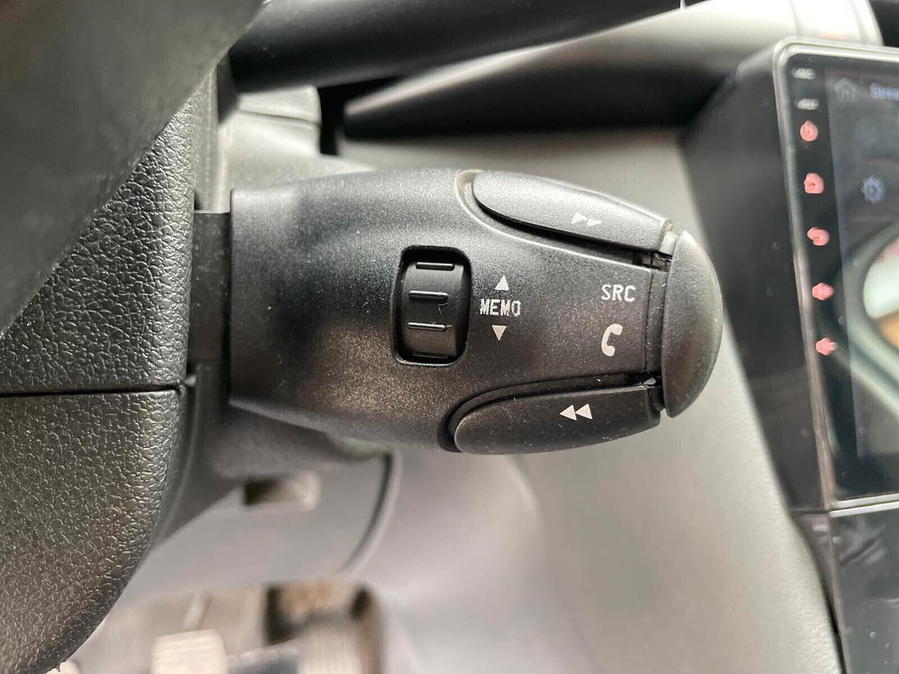 Peugeot 3008 1.6 HDi 115CV Business