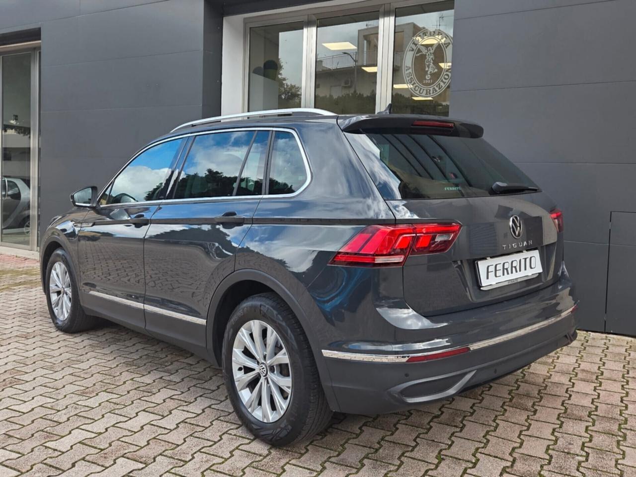 Volkswagen Tiguan 2.0 TDI SRC 122 CV
