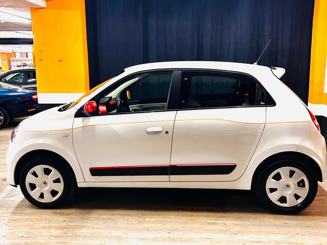 RENAULT TWINGO SCe BIANCA 1.0 BENZINA CON SOLI 40.219 KM.