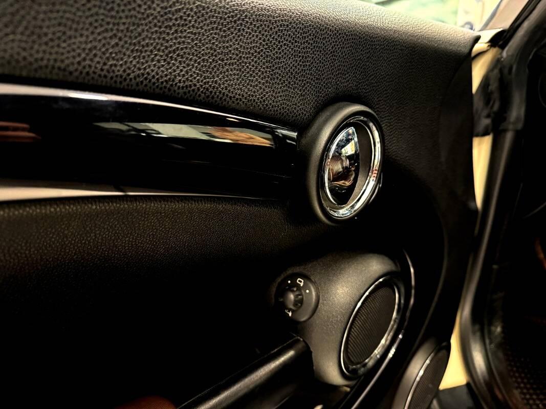 Mini Cabrio 1.6 Cooper D 112cv