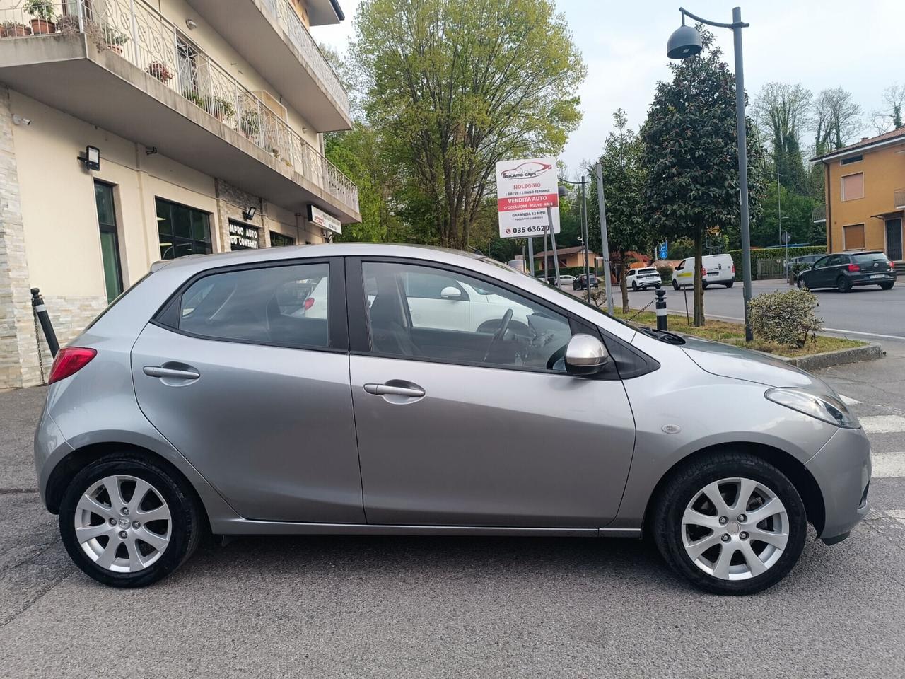 Mazda 2 1.3 75CV TRENDY CERCHI LEGA COMANDI AL VOLANTE
