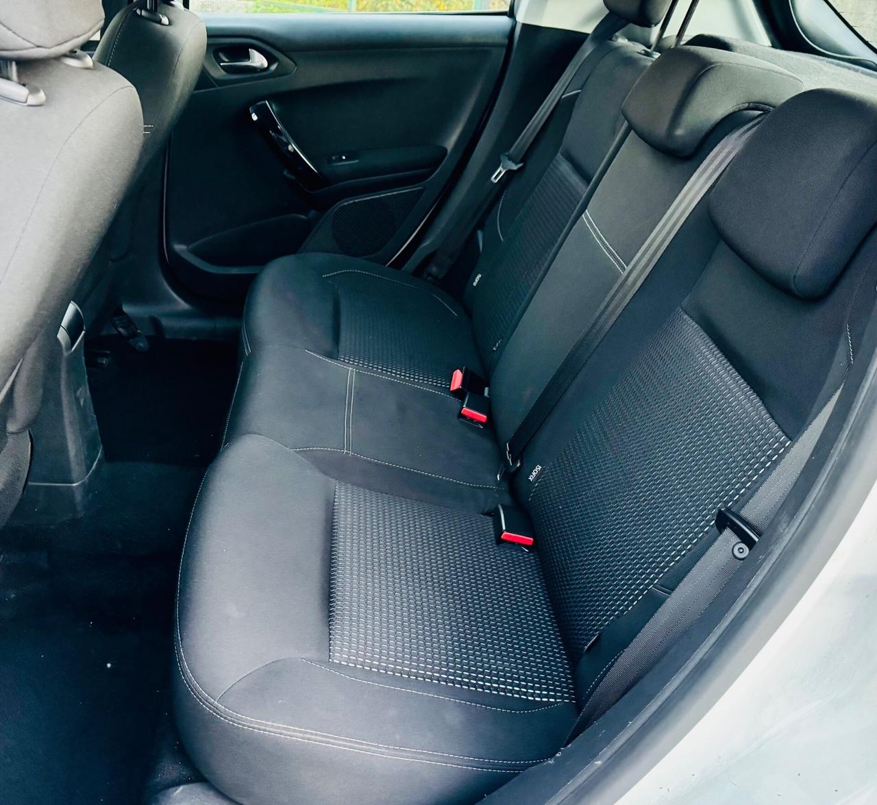 Peugeot 208 PureTech 82 5 porte Allure Ok Neopatentati