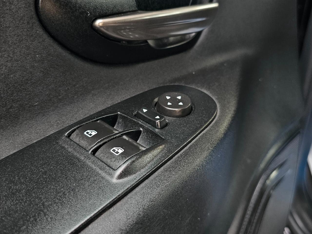 Lancia Ypsilon 5 porte Metano Ecochic Elefantino