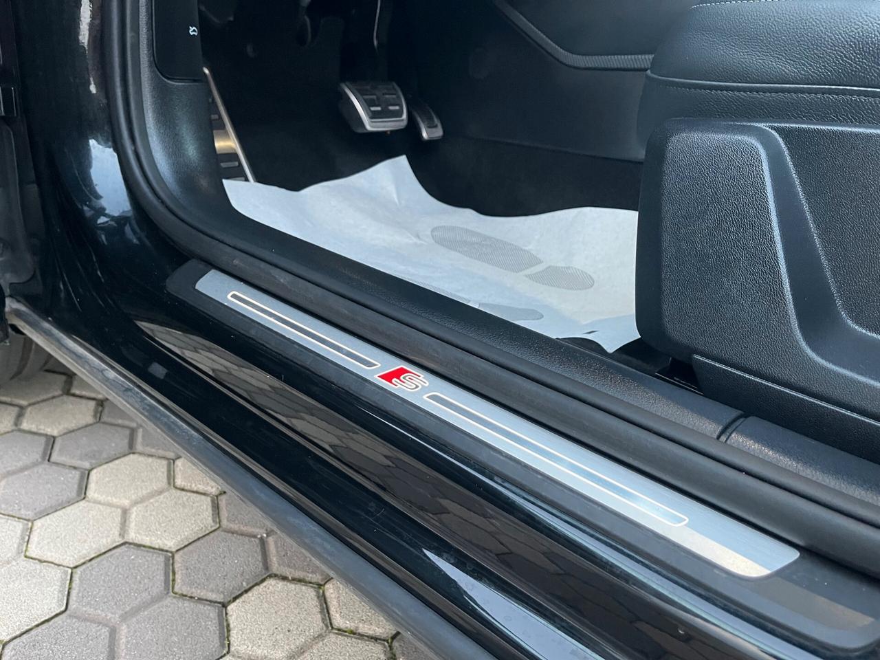 Audi Q2 35 TDI S tronic line Edition