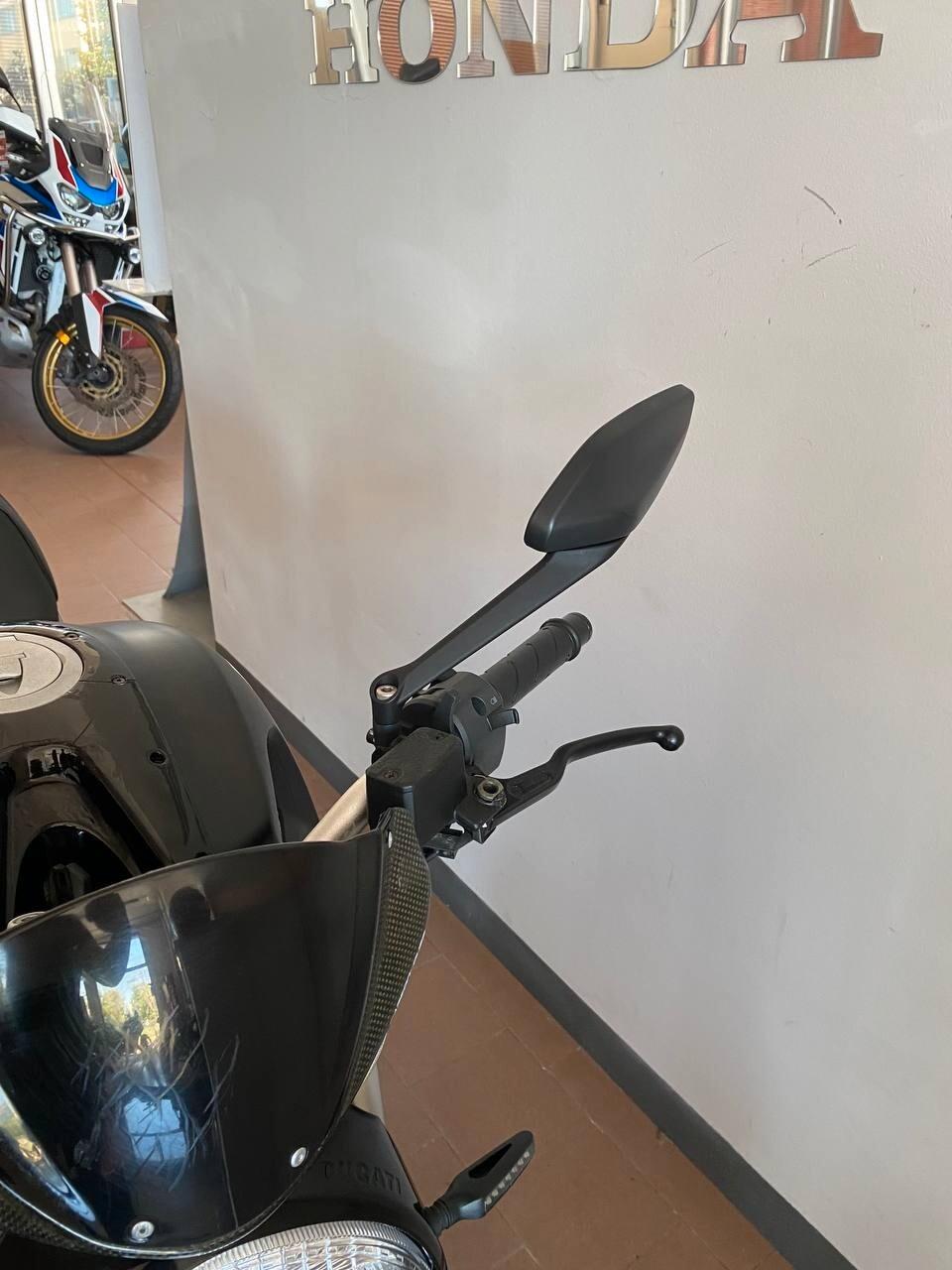 Ducati Monster 696