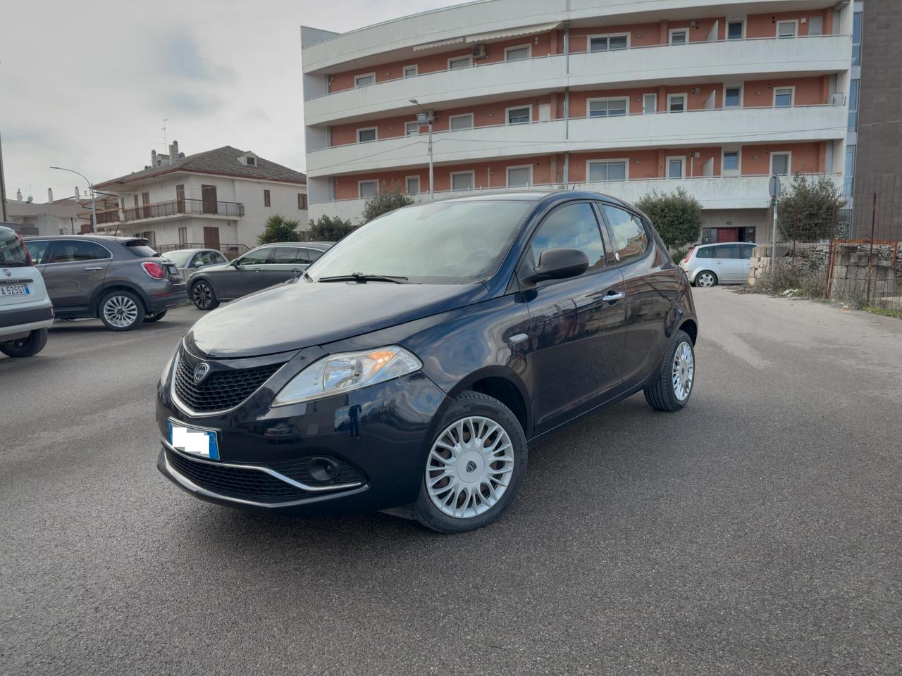 Lancia Ypsilon 1.2 69 CV 5 porte GPL Ecochic Gold