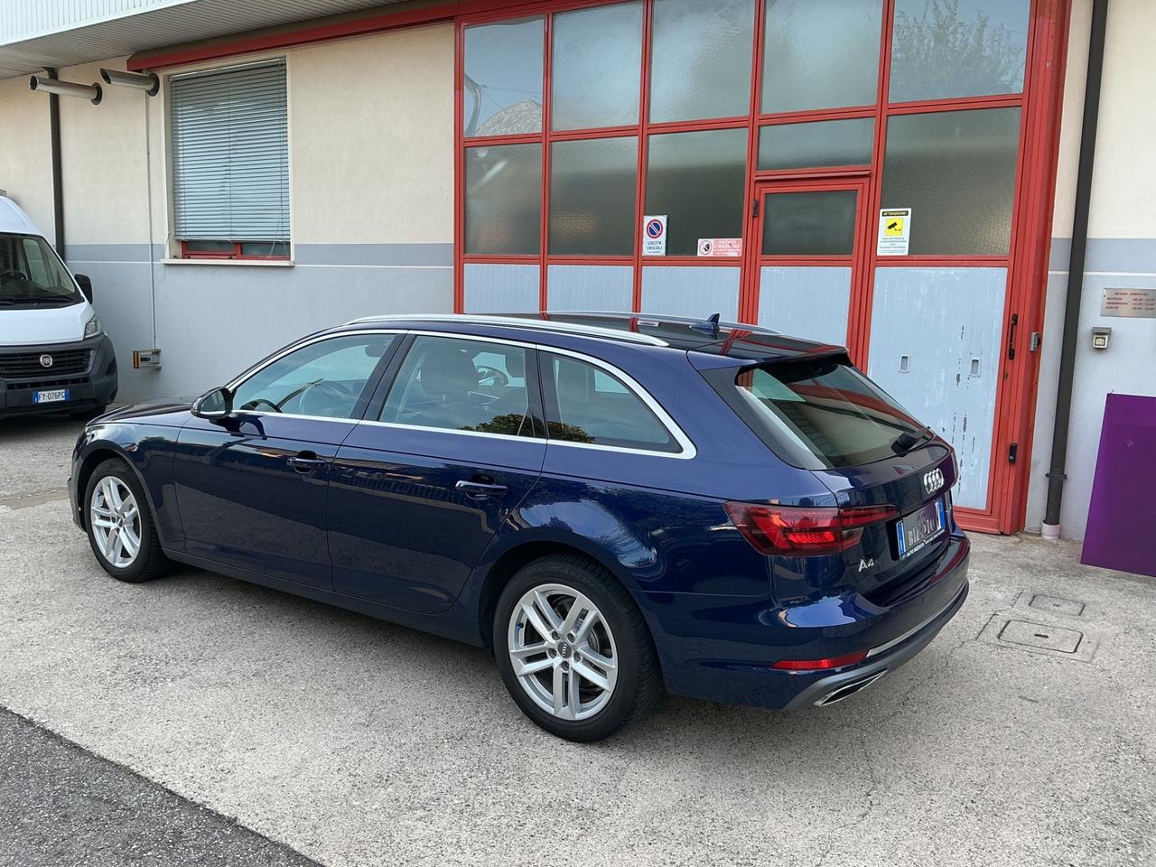 Audi A4 Avant 35 TDI S tronic Business Sport