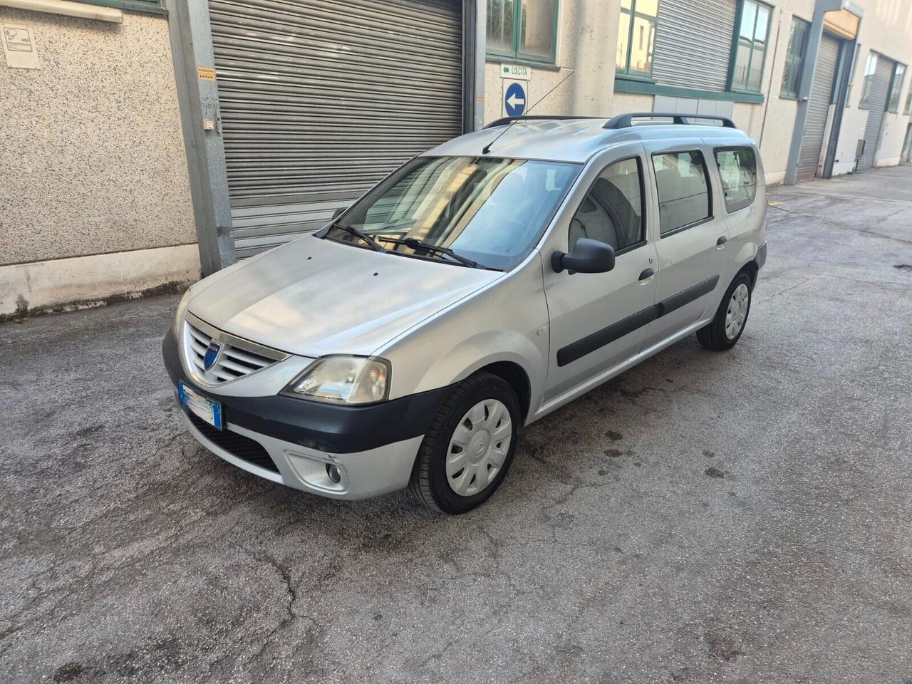Dacia Logan MCV 1.5 dCi 70CV 7 posti Lauréate OK NEOPATENTATI