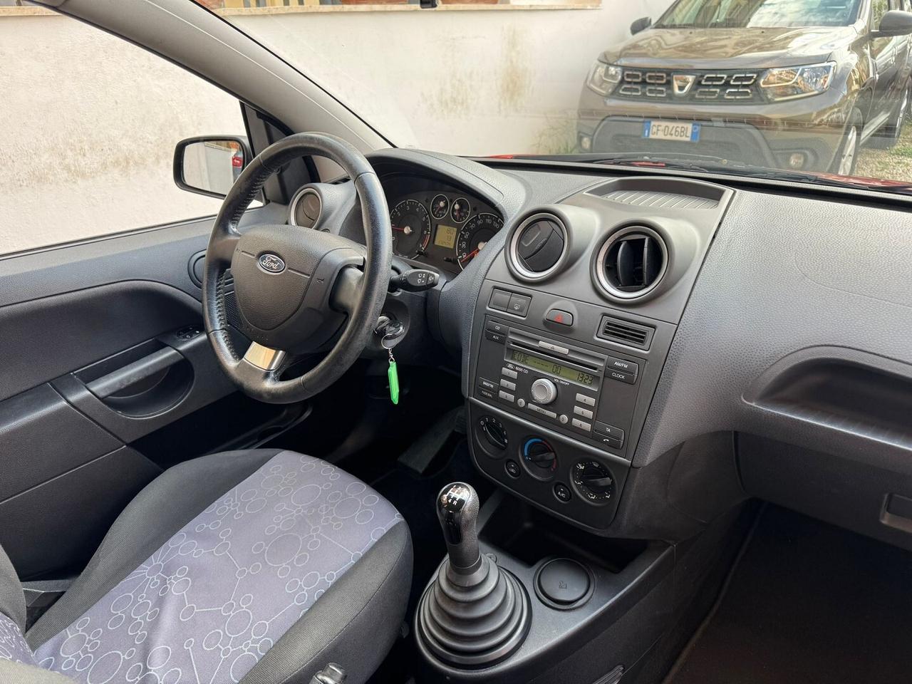 FORD Fiesta 1.2 16V 5 porte Ghia