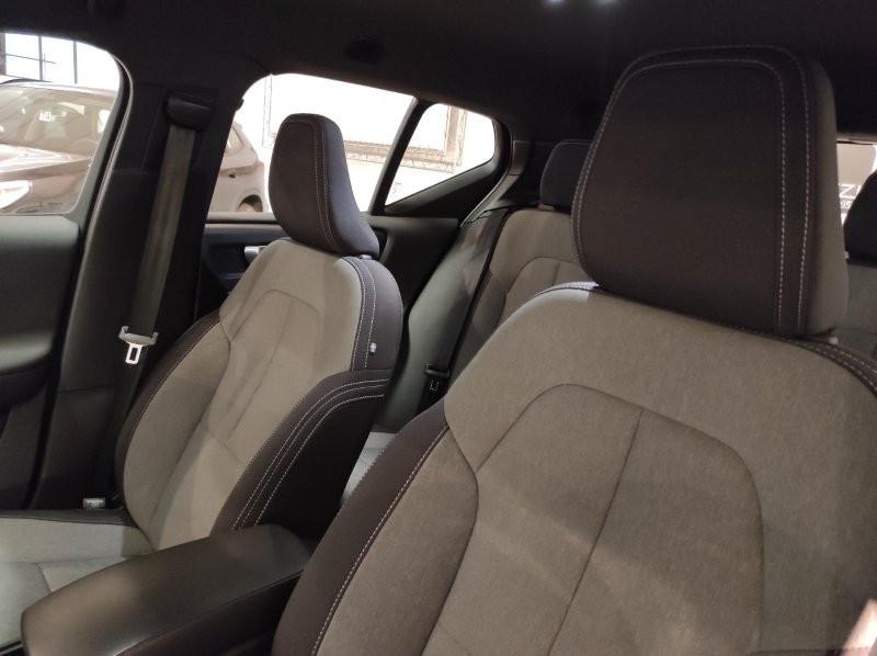 VOLVO XC40 (2017-->) - XC40 T2 Core
