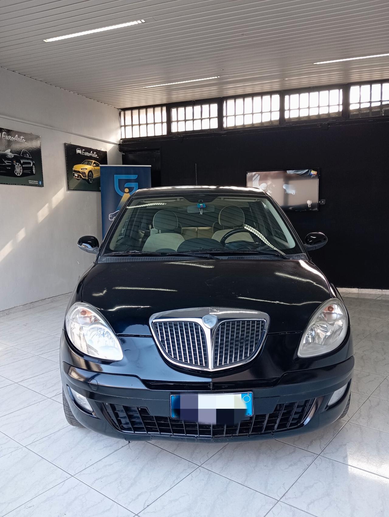 Lancia Ypsilon 1.4 benzina CON GARANZIA