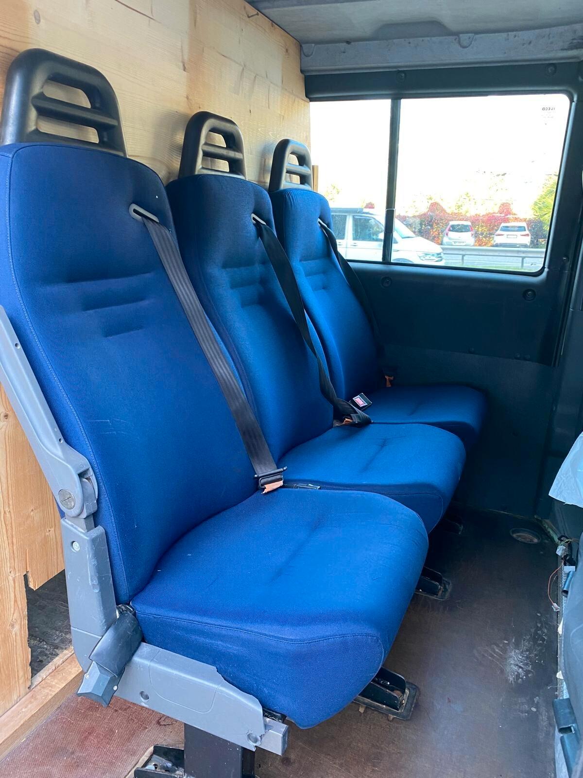 Furgone Iveco Daily 7 posti