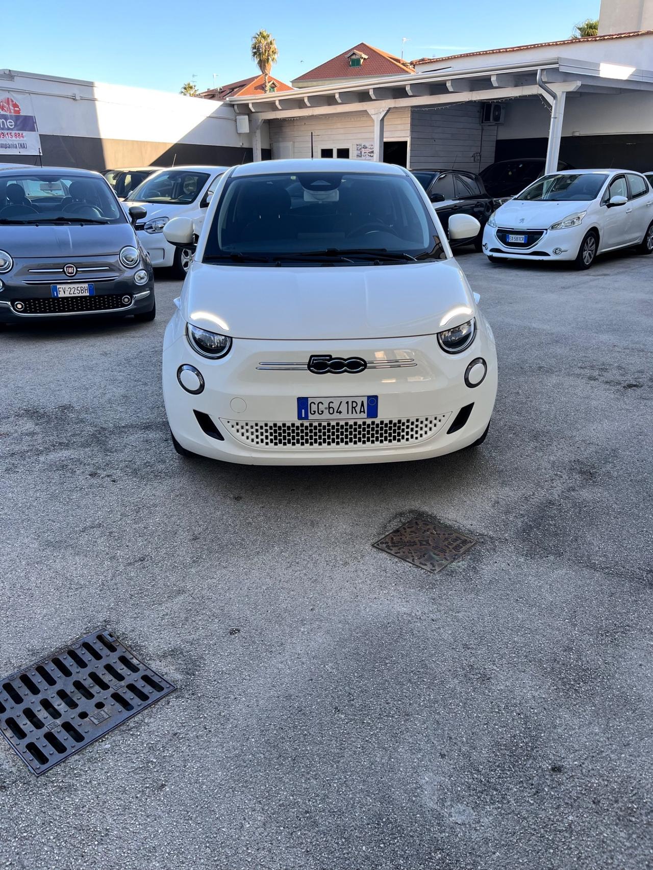 Fiat 500 500e Berlina 42 kWh Icon