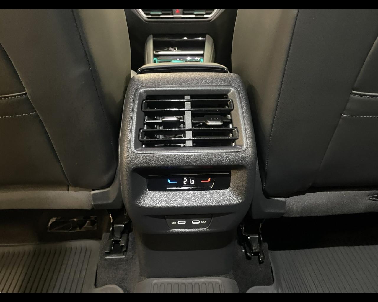 VOLKSWAGEN Tiguan 3ª serie - Tiguan 2.0 TDI 193 CV DSG 4MOTION Elegance