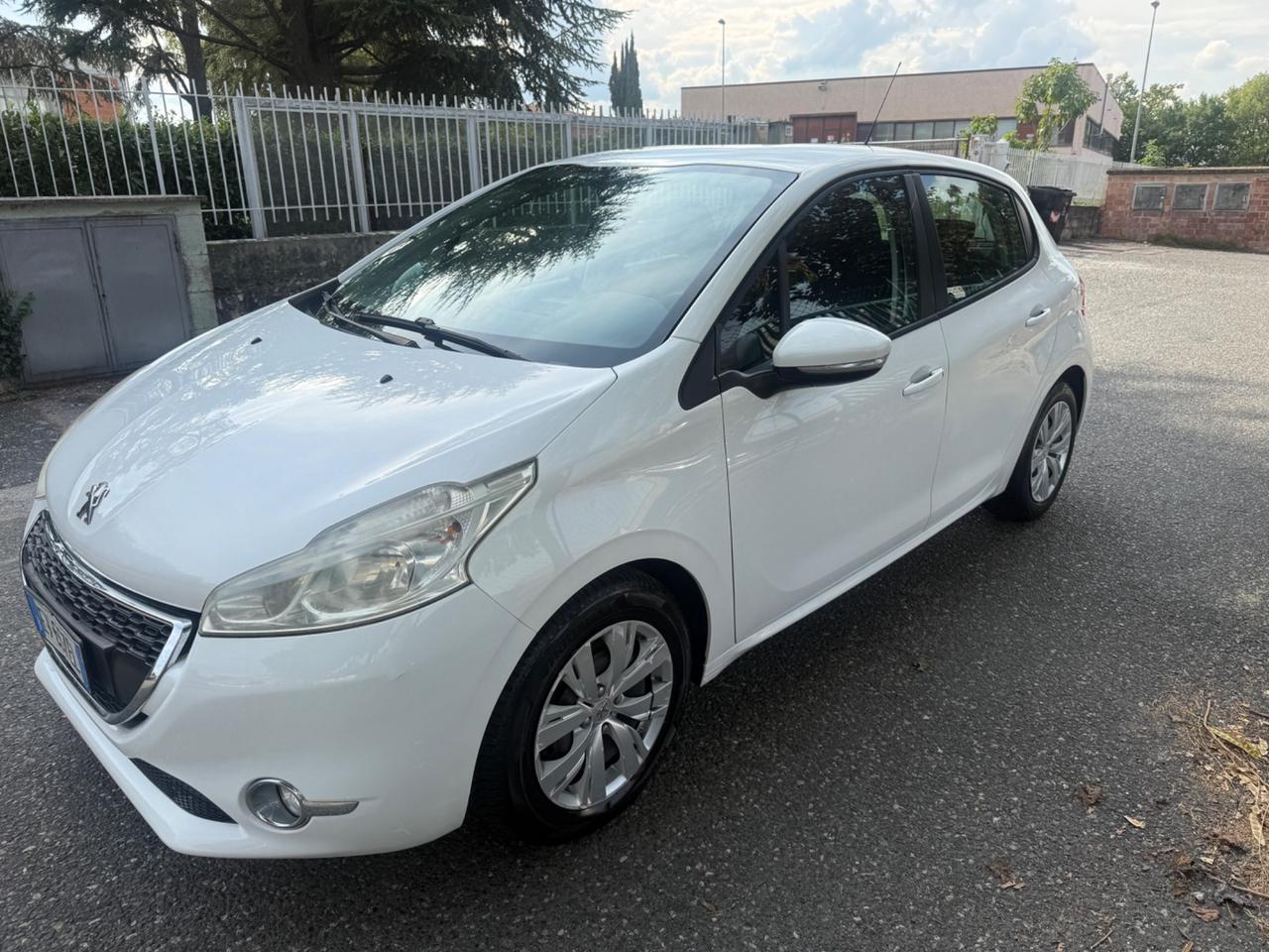 Peugeot 208 PureTech 82 5 porte Allure