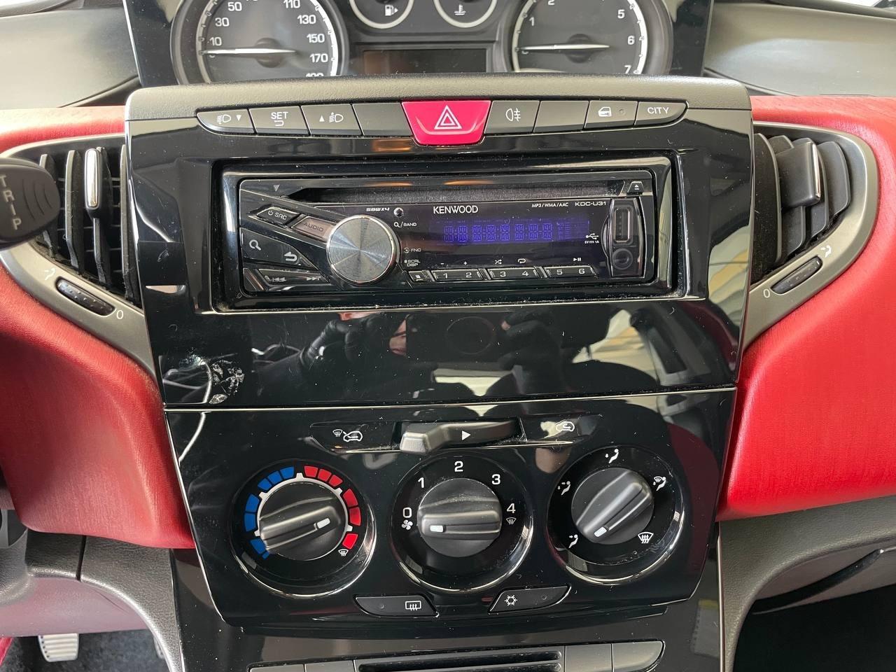 Lancia Ypsilon 1.2 - Distribuzione Eseguita