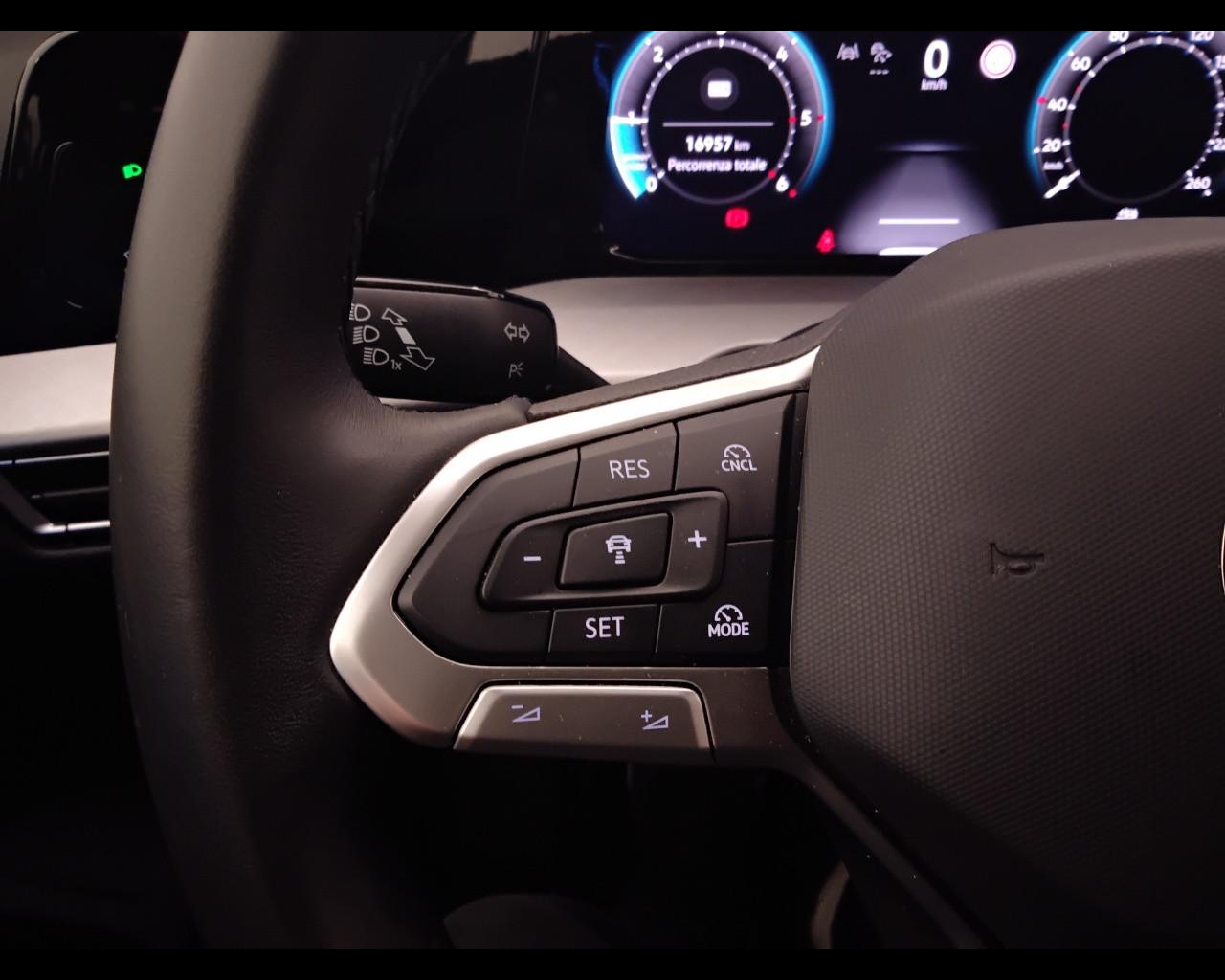 VOLKSWAGEN Golf VIII 2024 - Golf 2.0 tdi Life 115cv