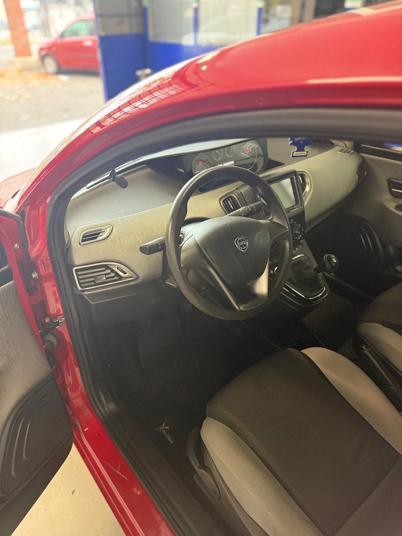 Lancia Ypsilon 1.3 MJT 16V 95 CV 5 porte S&S Elefantino