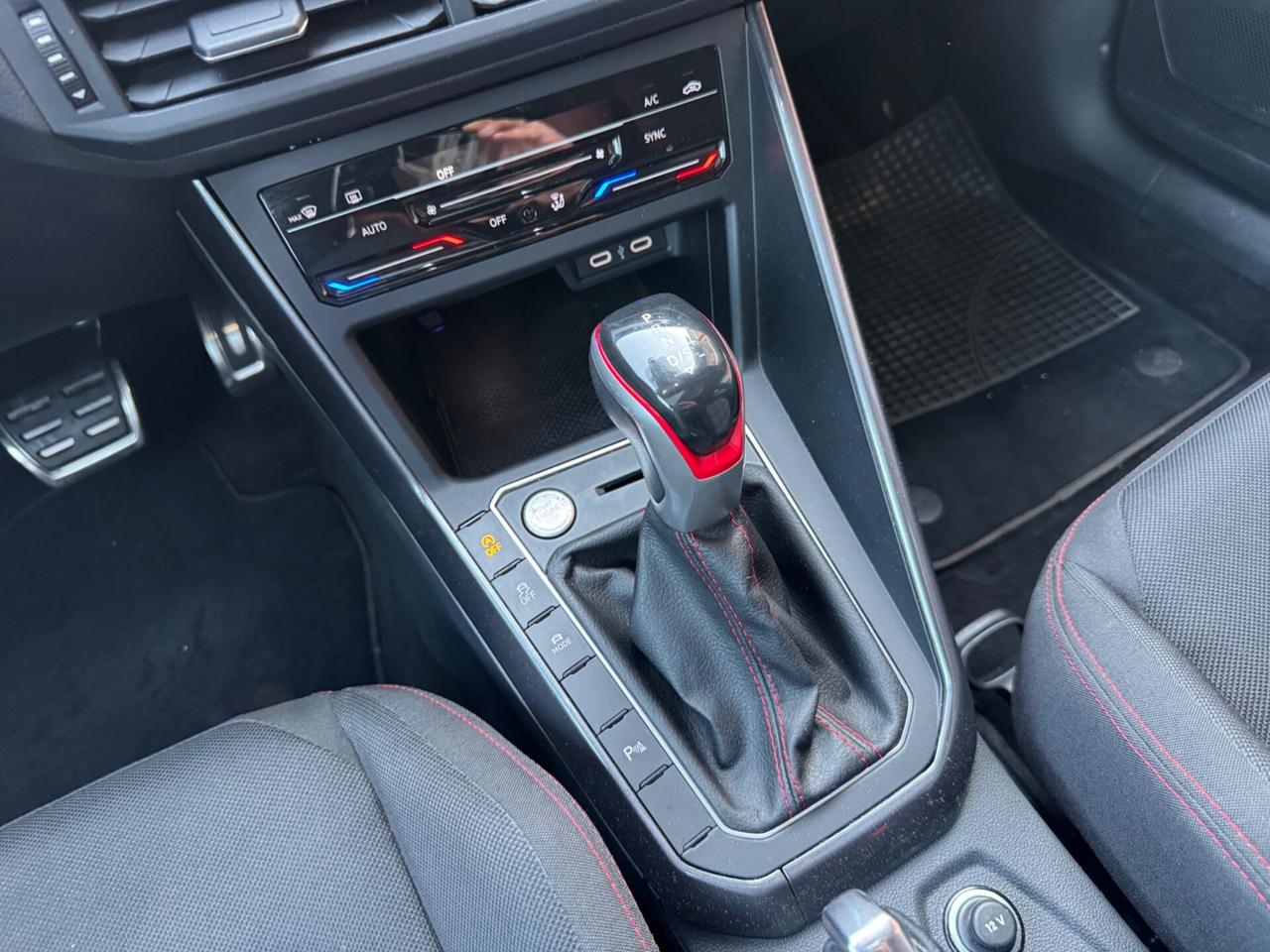 Volkswagen Polo 2.0 TSI DSG GTI