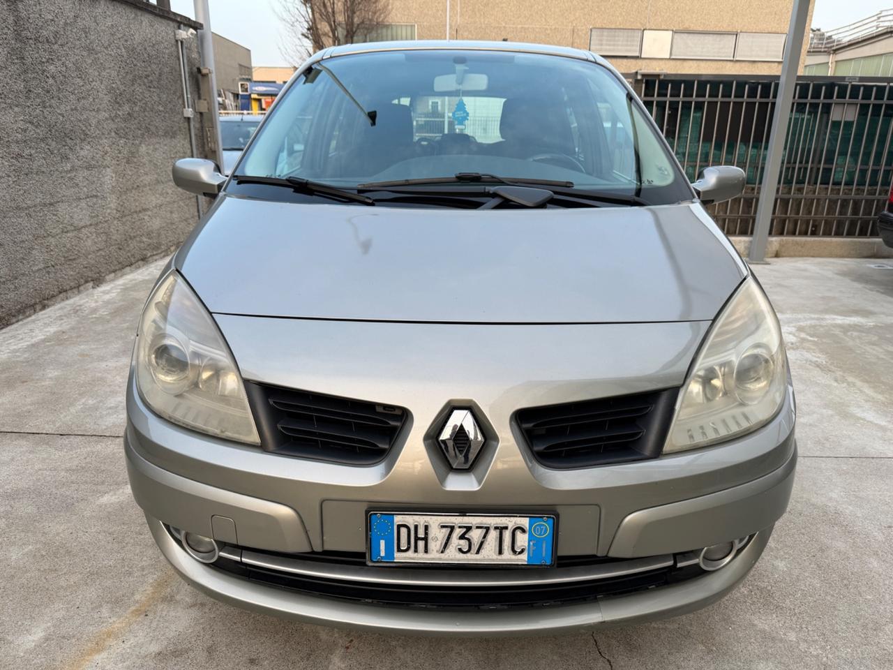 Renault Scénic 1.6 benzina euro4 spaziosa neopatentati