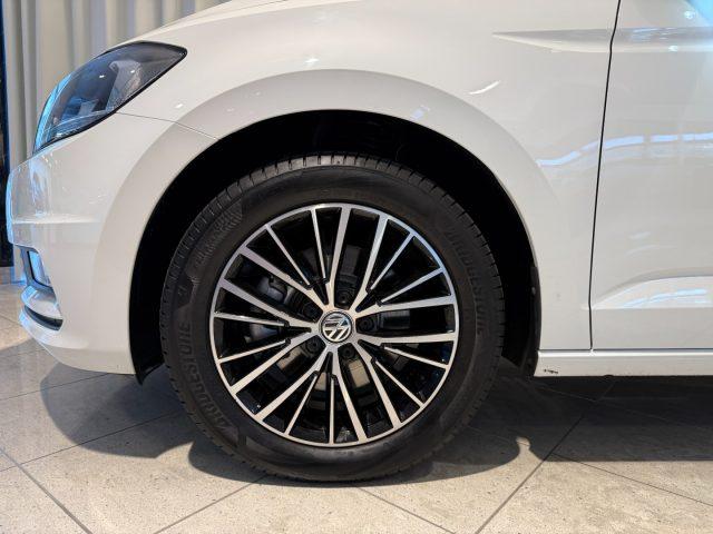 VOLKSWAGEN Touran 1.4 TSI Business 7P Navi Bluetooth 17" Family Pack