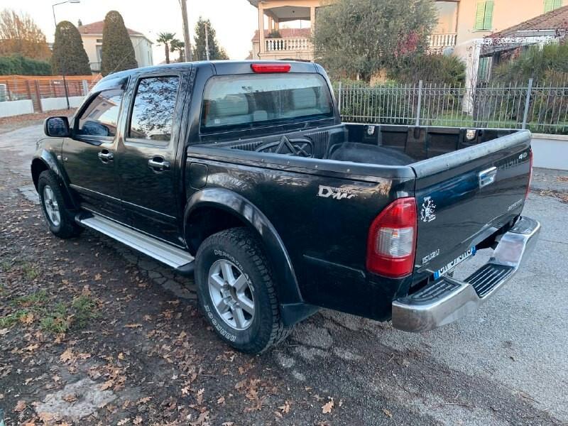 Isuzu D-Max 3.0 TD cat Crew Cab 4WD Pick-up LS Aut.