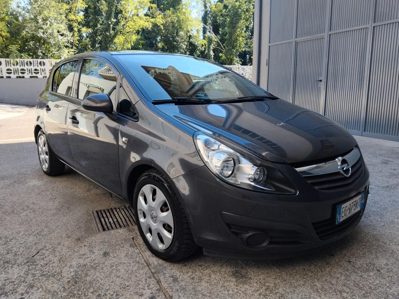 Opel Corsa 1.2 benzina automatica