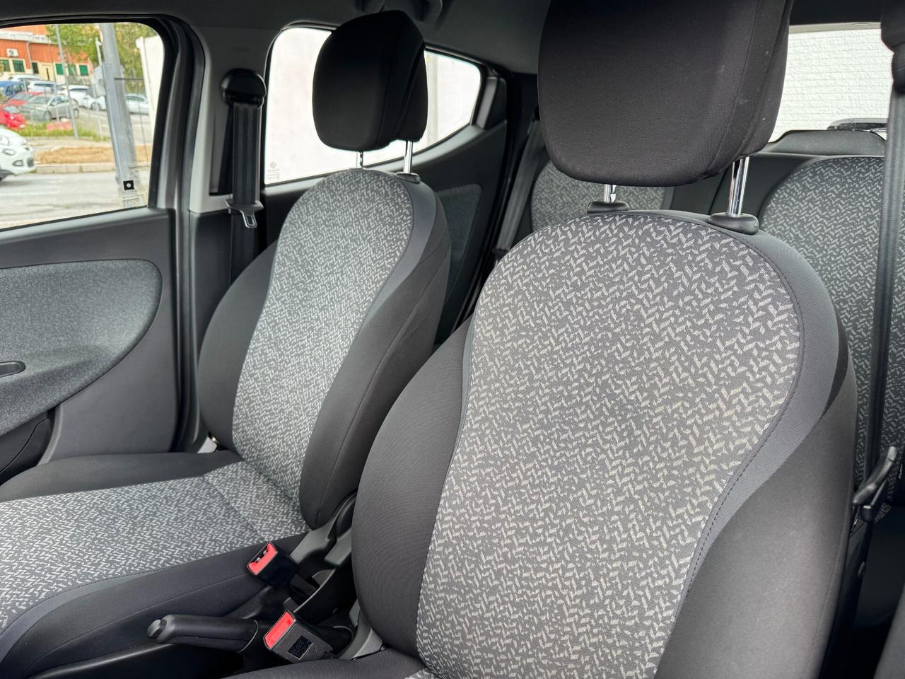 Lancia Ypsilon 1.0 FireFly 5 porte S&S Hybrid UnYca