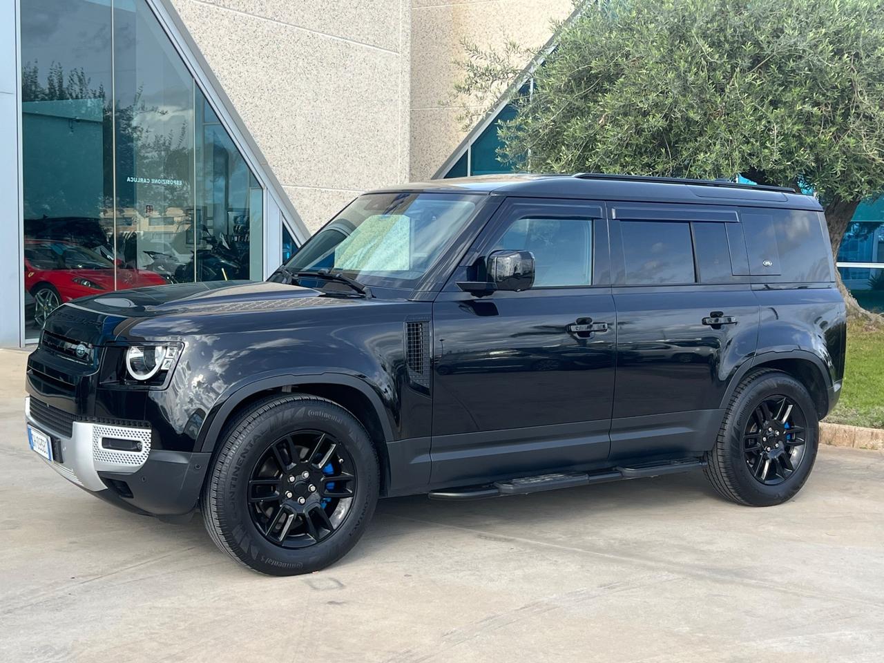 Land Rover Defender 110 HSE 240cv offerta T-Stock prezzo imperdibile