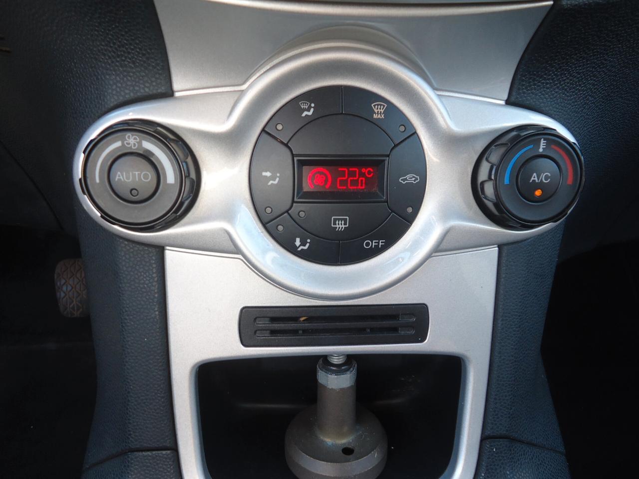 Ford Fiesta 1.4 3 porte Bz.- GPL Titanium