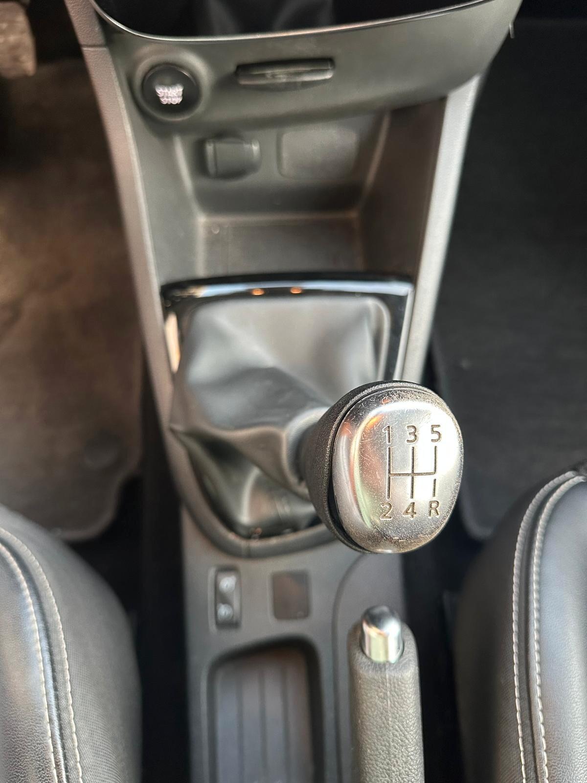 Renault Clio TCe 12V 75 CV 5 porte Moschino Zen