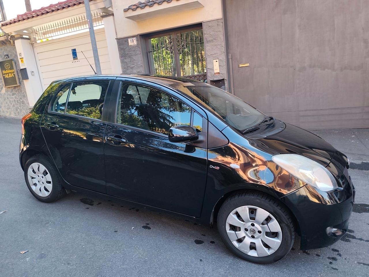 Toyota Yaris 1.4 D-4D 5 porte Navi 2008 leggi