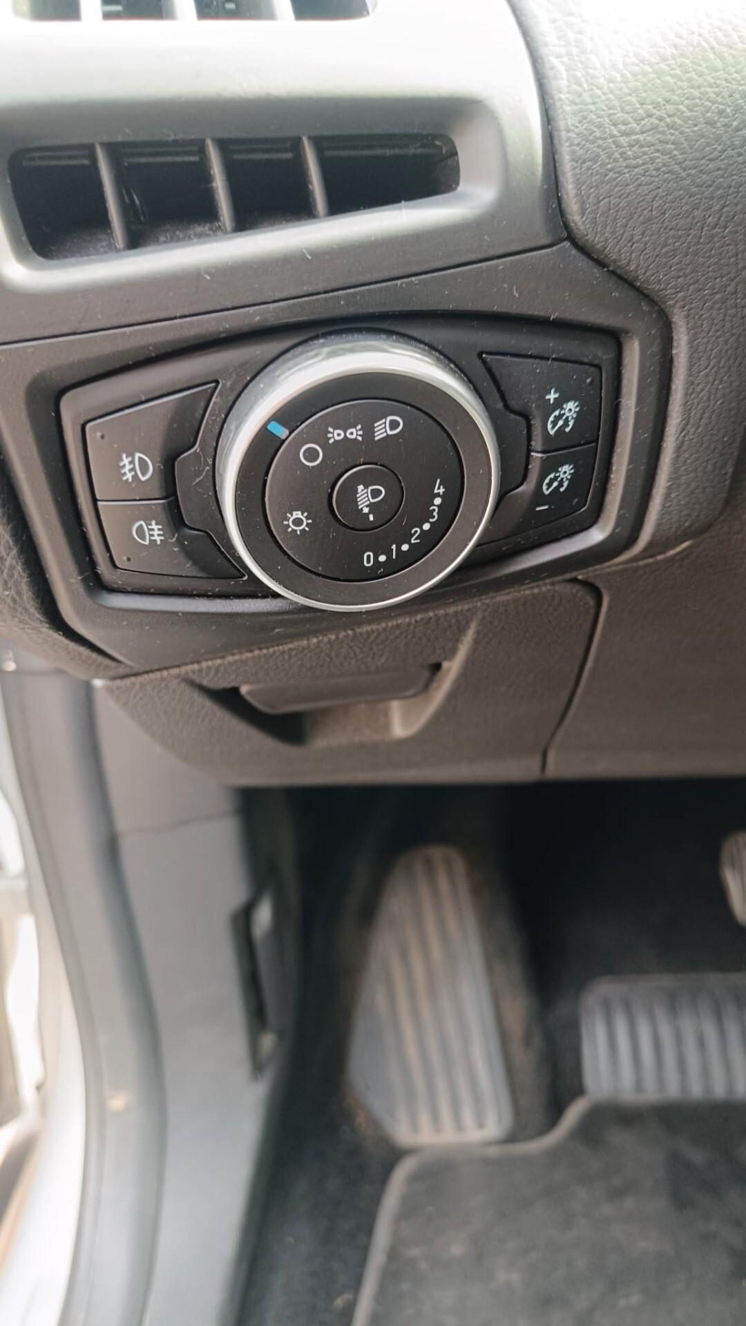 Ford Focus 1.5 TDCi 120 CV Start&Stop Powershift Titanium