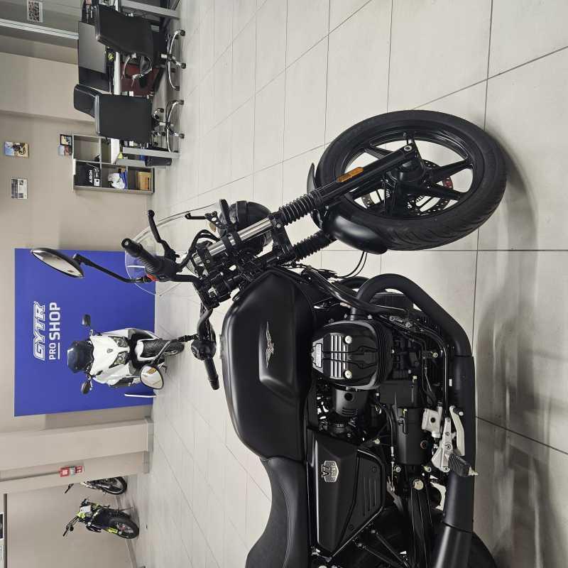 Moto Guzzi V7 Stone - 2026