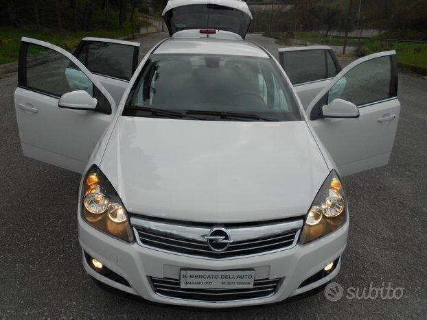 ASTRA S.W.1.7cdti(AUTO NUOVA:FERMA dal 2014)6marce