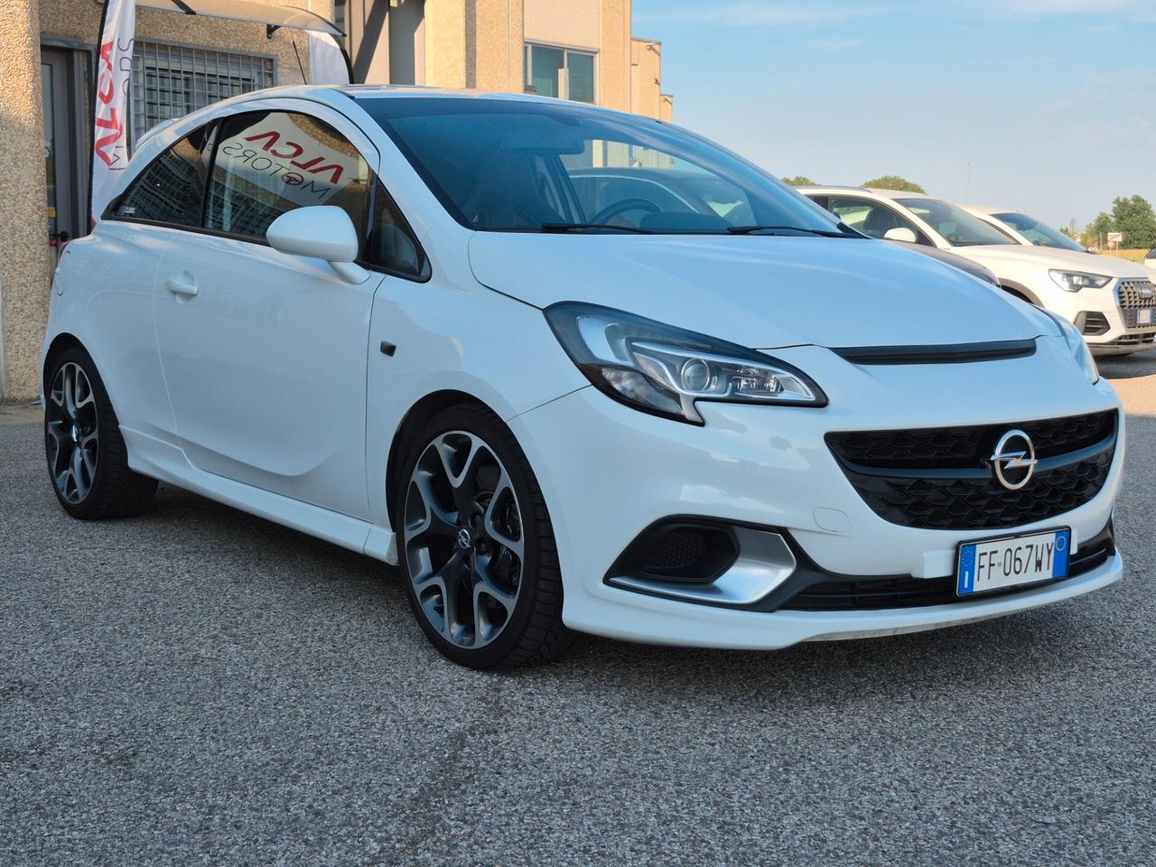 Opel Corsa 1.6 Turbo Coupé OPC