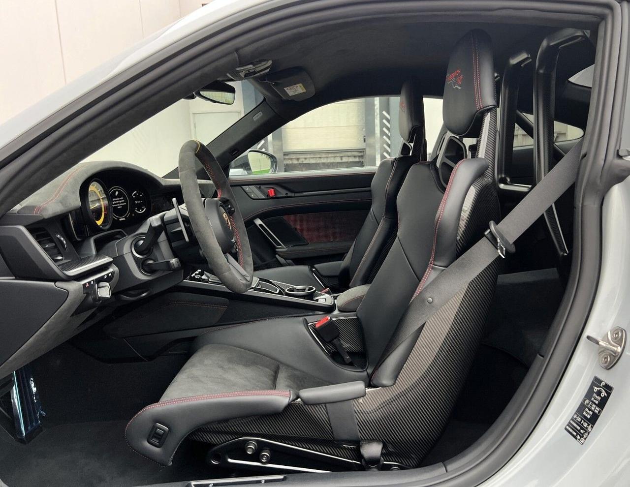 Porsche 911 GT3 RS Weissach