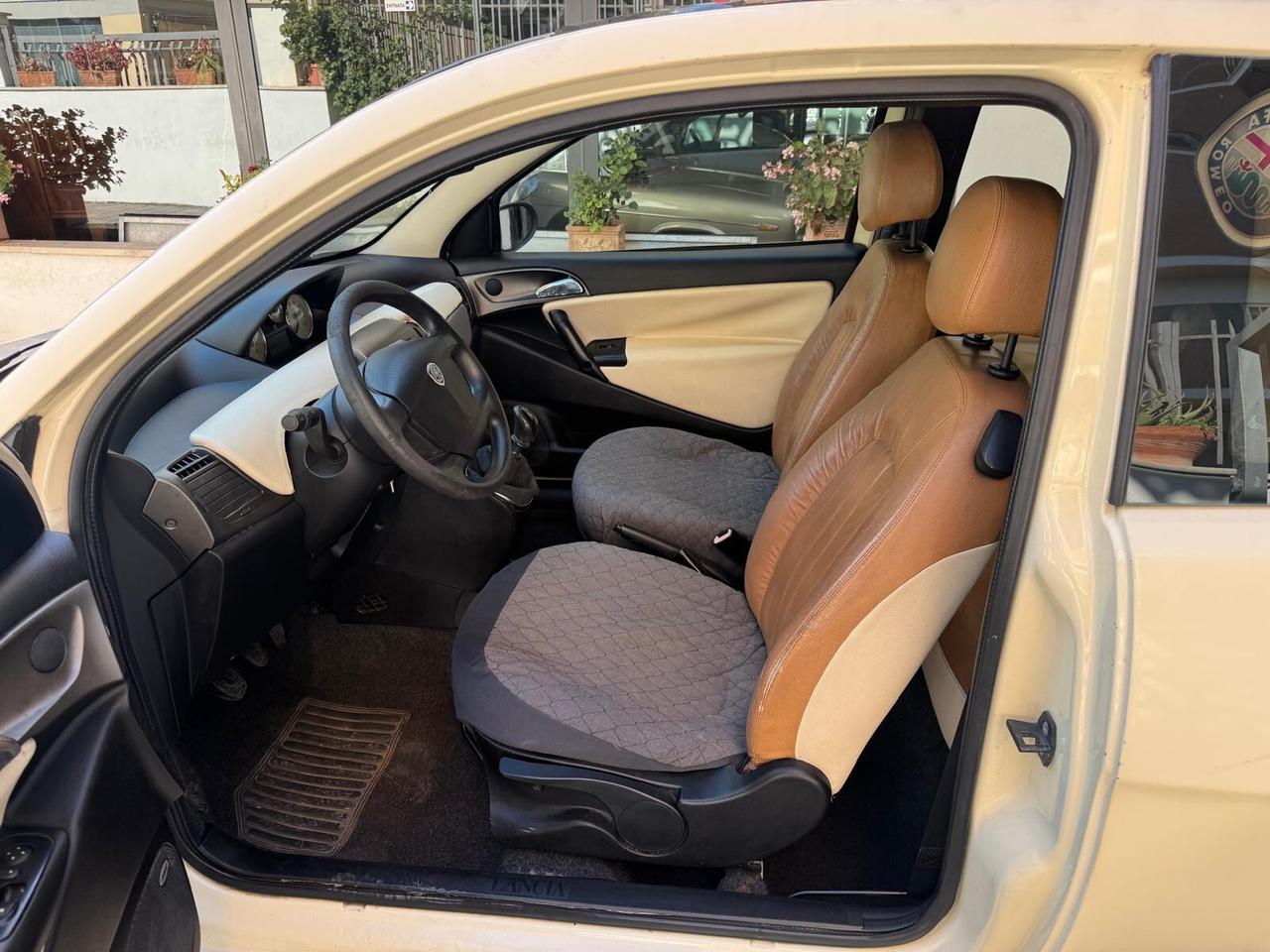 LANCIA Ypsilon 1.2 16V Platino