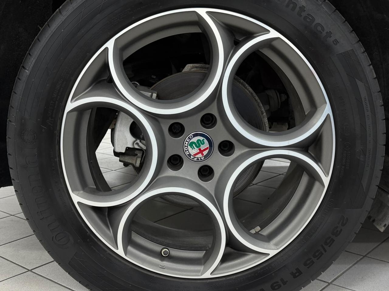 Alfa Romeo Stelvio 2.2 TD 160CV SPORT TECH CERCHI 19 DISTRIBUZIONE OK