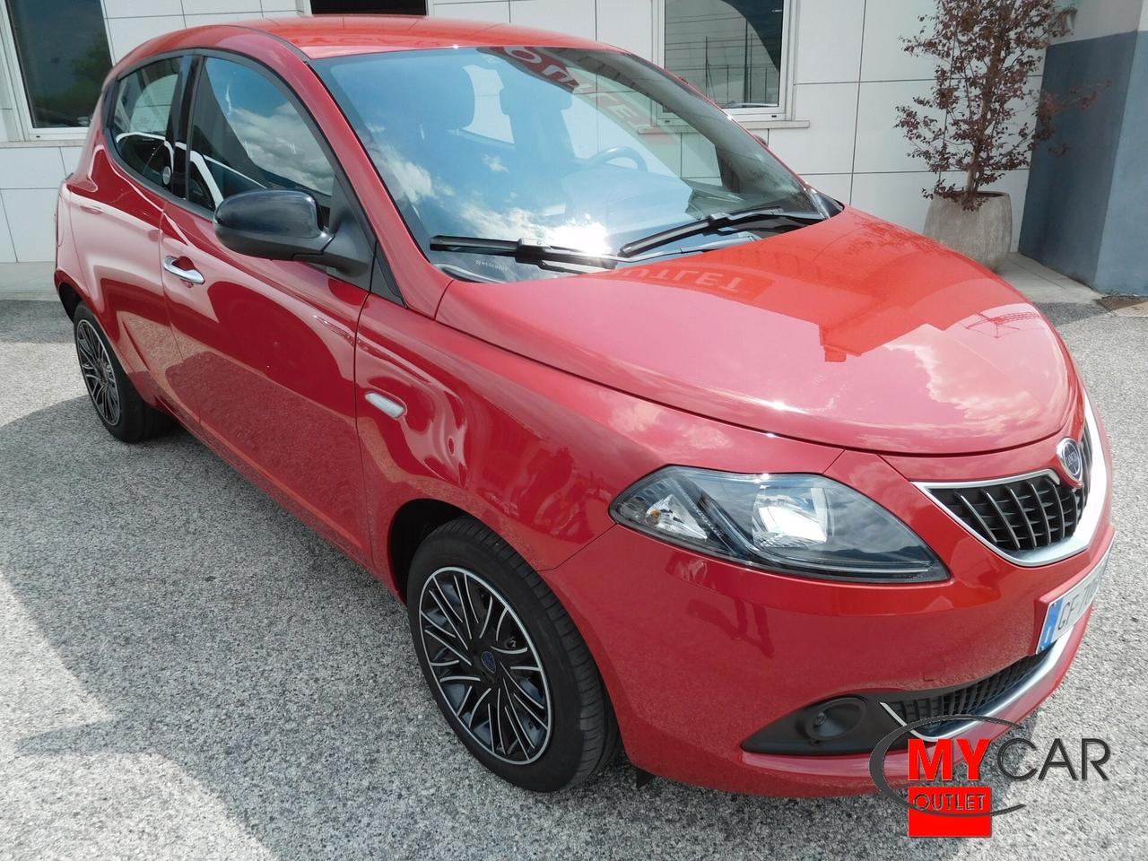 Lancia Ypsilon 1.0 FireFly 5 porte S&S Hybrid Ecochic Gold 69cv - ON NEOPAT.