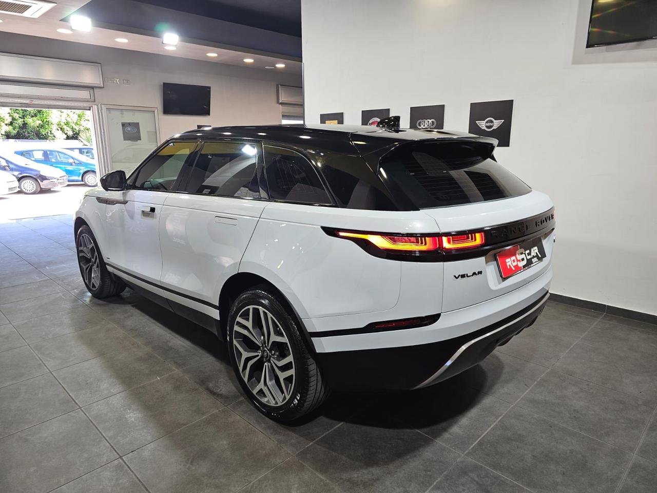 Range Rover Velar 2.0D 180 CV R-Dynamic