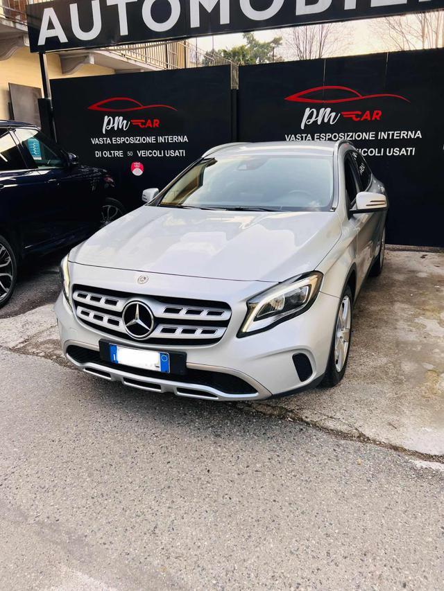 MERCEDES-BENZ GLA 180 Premium