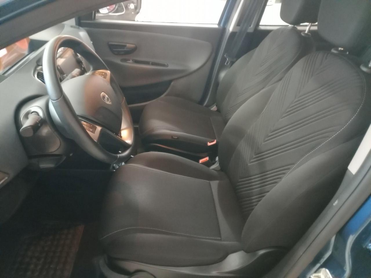 Lancia Ypsilon 1.0 FireFly 5 porte S&S Hybrid Gold