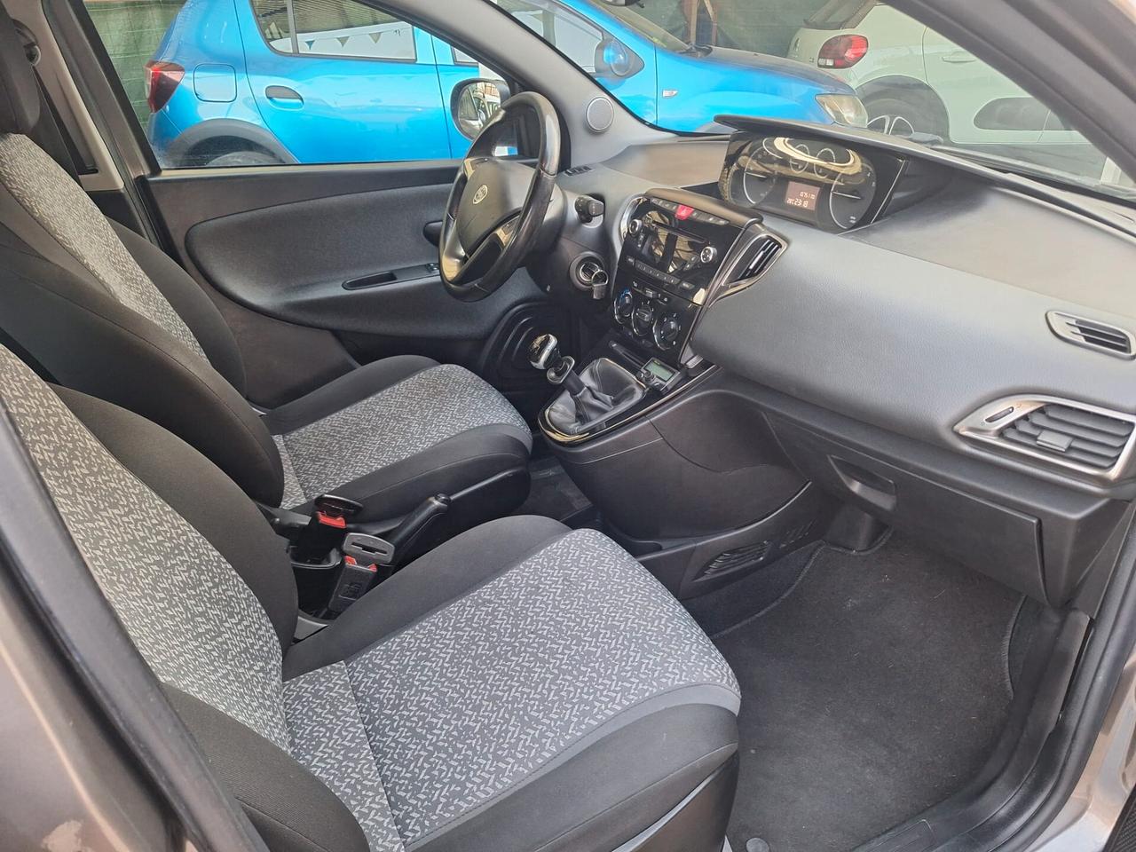 Lancia Ypsilon 1.2 69 CV 5 porte GPL Ecochic Gold
