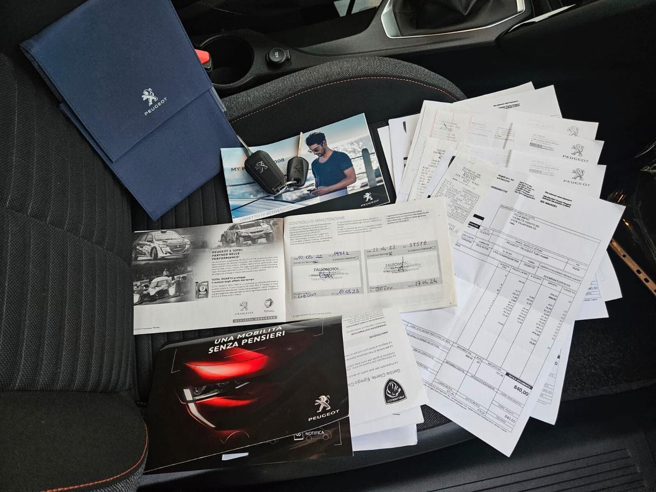 Peugeot 2008 1.2 Benzina MANUALE 2021