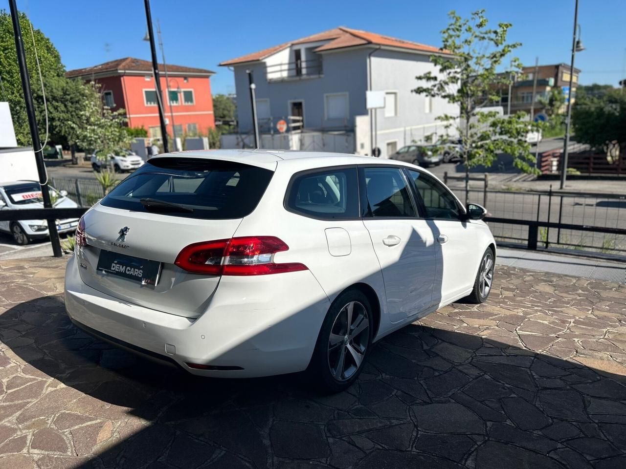 Peugeot 308 BlueHDi 120 S&S SW Allure