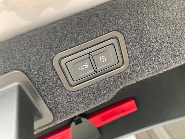 AUDI A8 50 TDI 3.0 quattro tiptronic S line TETTO.